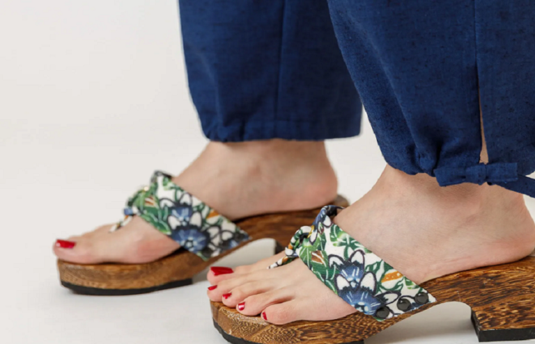 There are different styles of wooden sandals